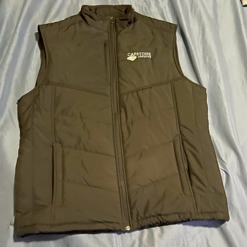 Men’s zippered vest